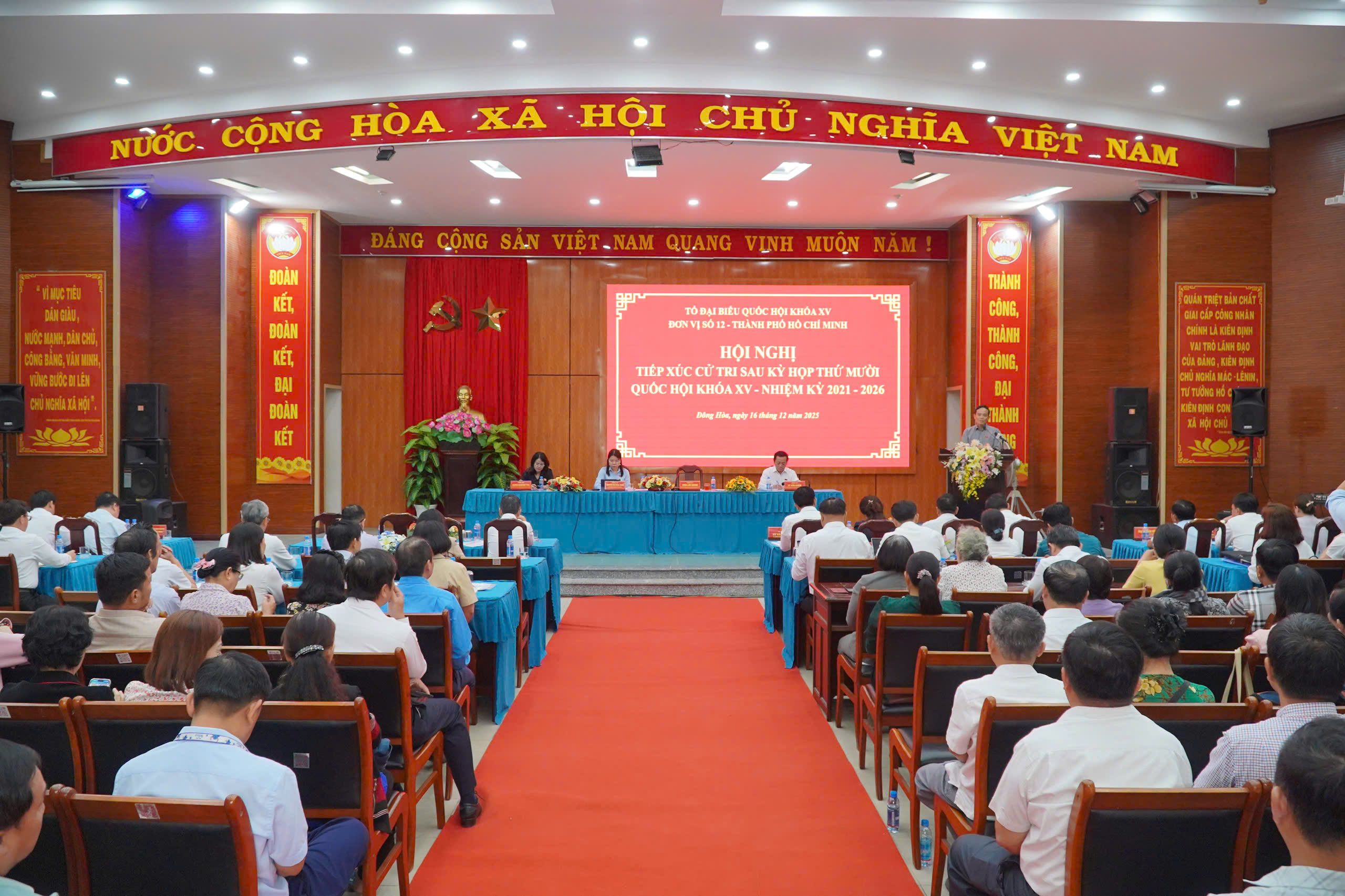 Bí thư Thành ủy TPHCM nói "có lối ra" 1 img