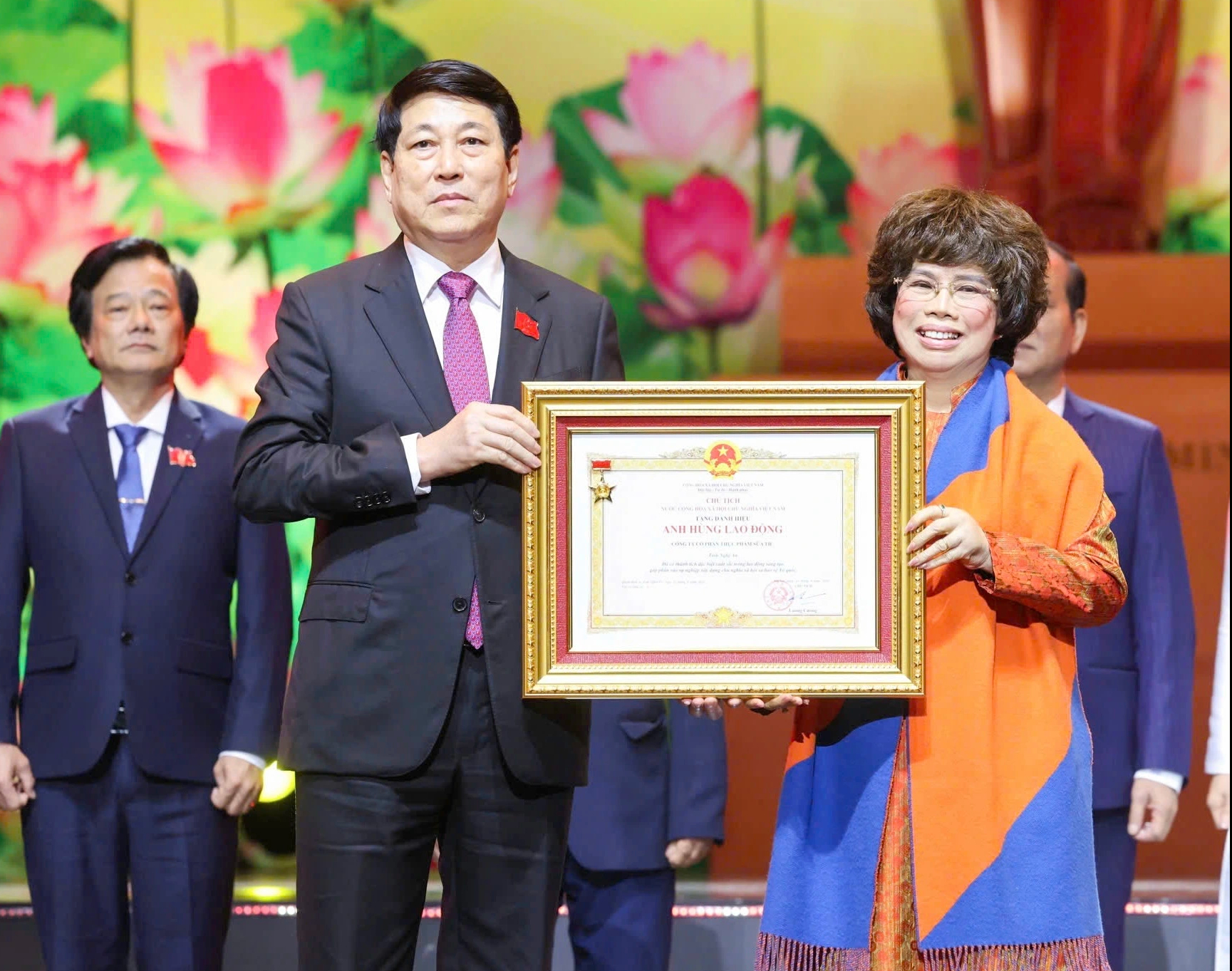 Vì hạnh phúc nhân dân , thi đua thành hành động và khát vọng thành hiện thực - Ảnh 2.