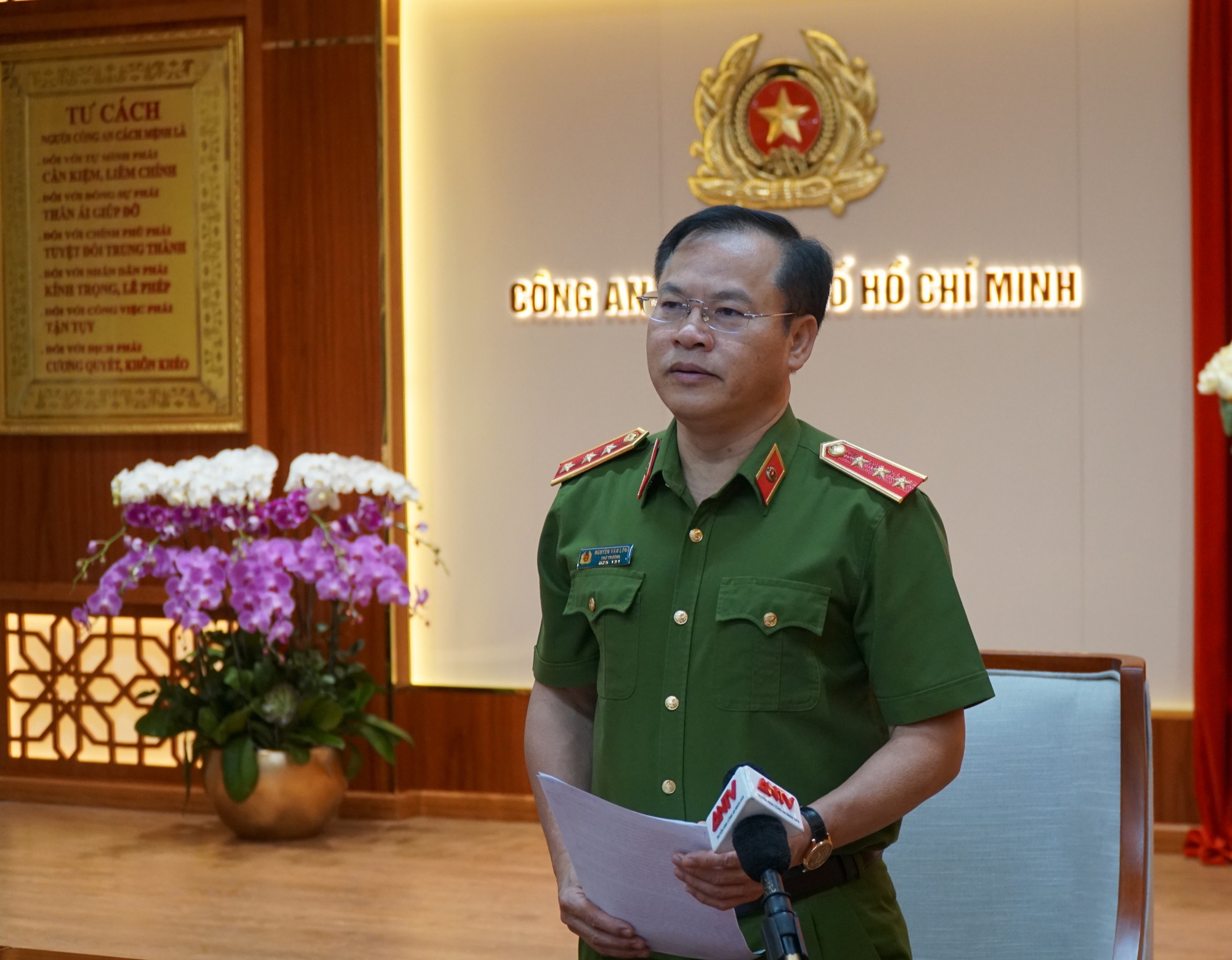 Bộ Công an thưởng nóng lực lượng phá đường dây ma túy xuyên quốc gia, thu 174kg ma túy 2 Bộ Công an thưởng nóng lực lượng phá đường dây ma túy xuyên quốc gia, thu 174kg ma túy - Ảnh 2.