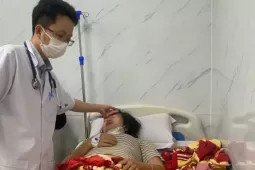 Số ca nhập viện nghi ngộ độc do ăn bánh mì ở Quảng Ngãi tiếp tục tăng