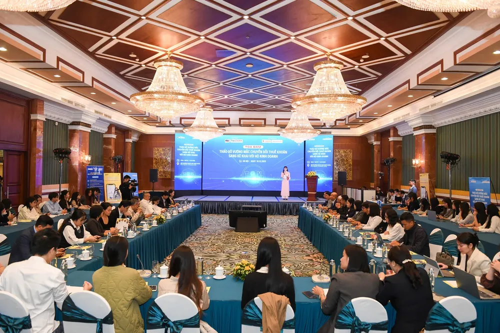 Tháo gỡ vướng mắc cho hộ kinh doanh khi chuyển đổi thuế khoán sang kê khai. Ảnh: Hoàng Huy thuế khoán kê khai leader.jpg