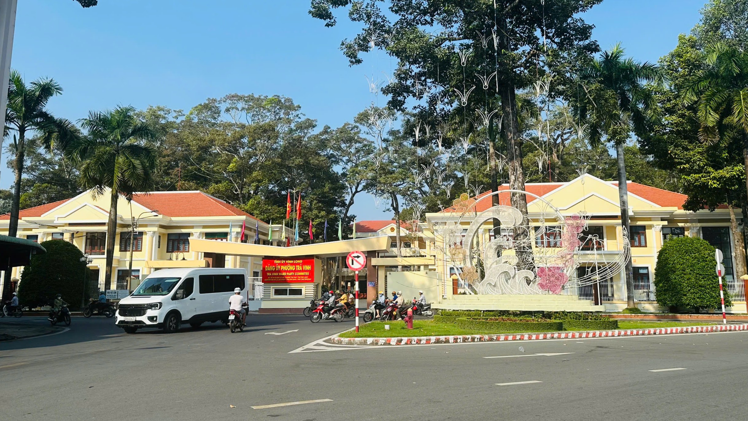 Bố trí trụ sở Tỉnh ủy, UBND tỉnh cũ cho các sở, ngành 1 Vĩnh Long tận dụng trụ sở Tỉnh ủy, UBND tỉnh cũ bố trí cho các sở, ngành - Ảnh 1.