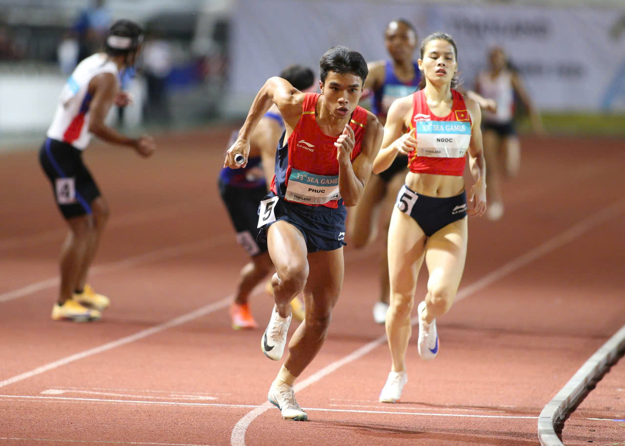 Bóng bàn đồng đội nam thất bại nghẹt thở ở chung kết 2 SEA Games 33 ngày 14-12: Chờ tin vui từ bắn súng, wushu và điền kinh - Ảnh 2.