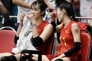 Phóng sự ảnh: Nước mắt nghẹn ngào của bóng chuyền nữ Việt Nam