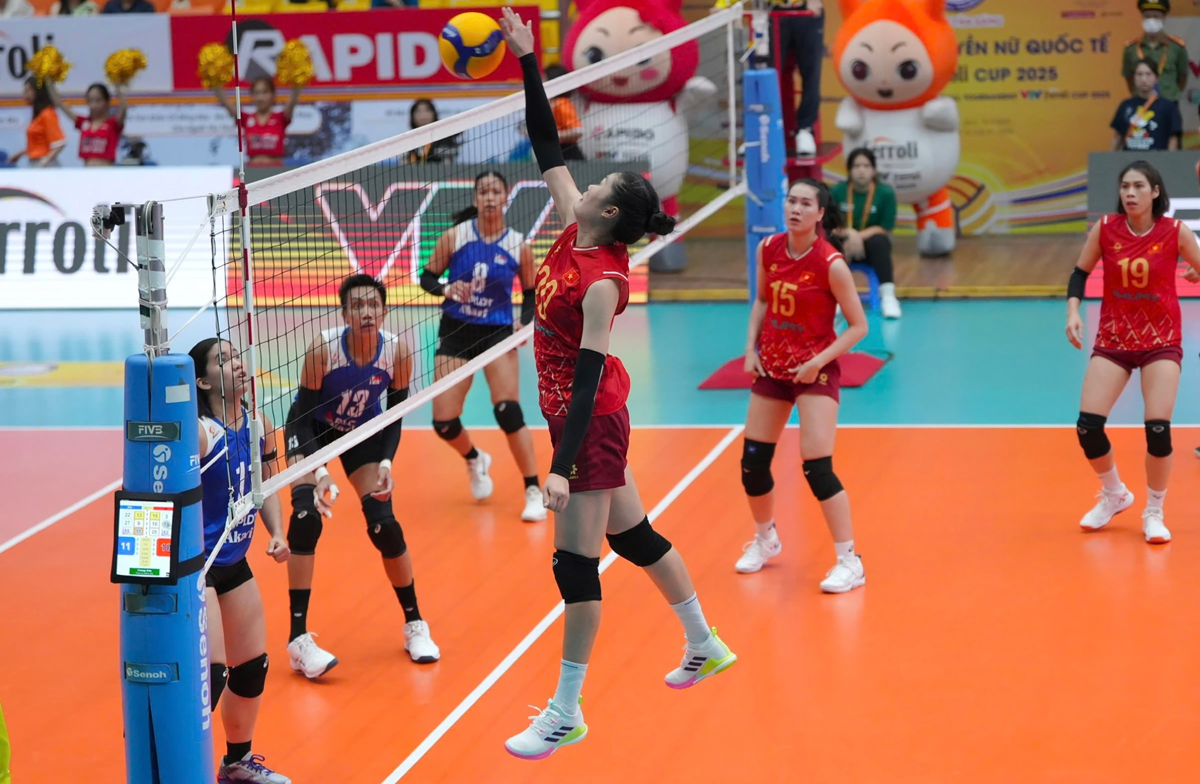 Bóng chuyền nữ Việt biến động về nhân sự - Ảnh 1.