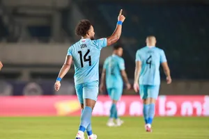 Nguyễn Xuân Son ghi hat trick tại cố đô Rangon