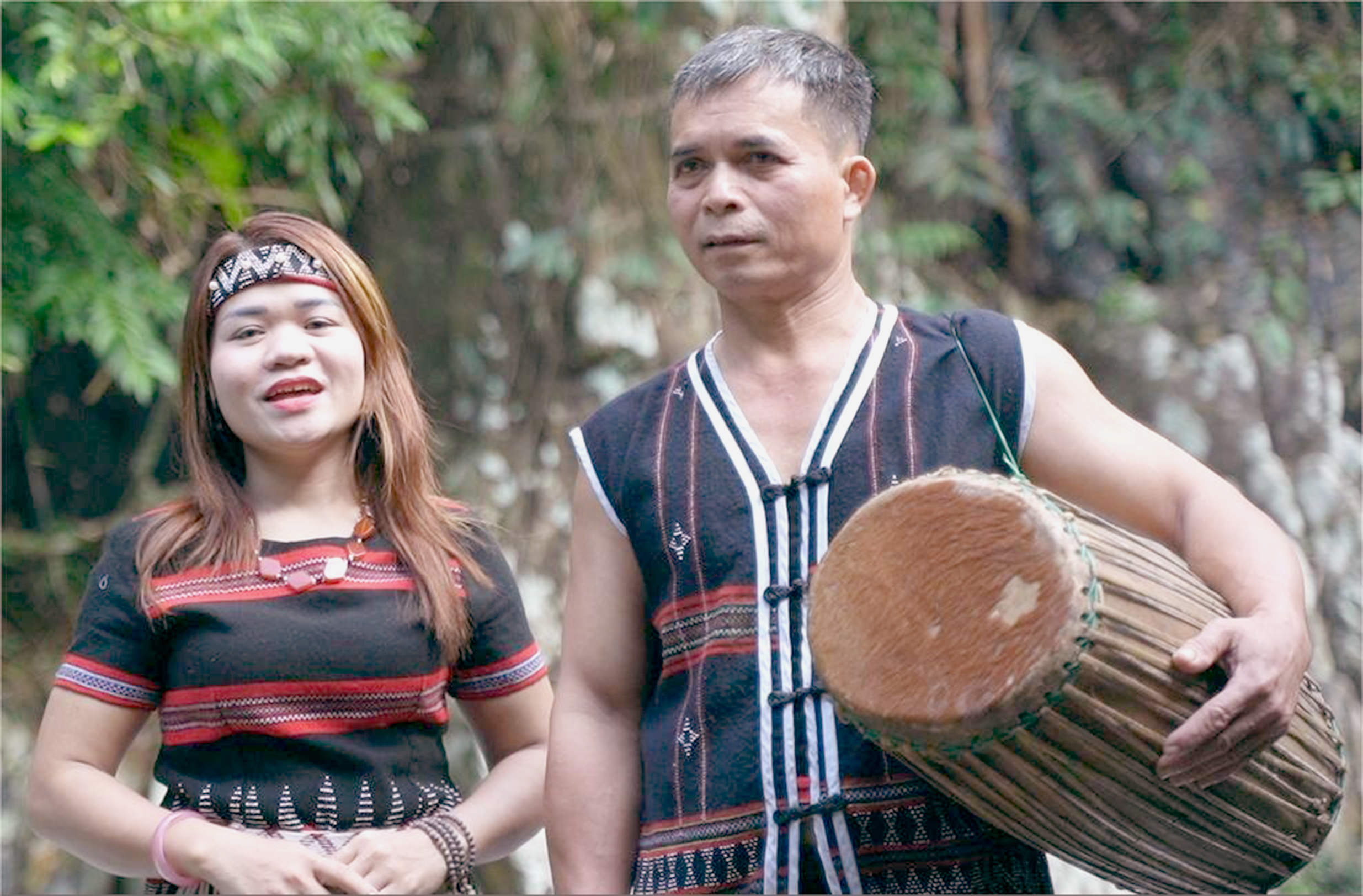 Bông hoa Cơ Tu làm hướng dẫn viên của bản 1 hướng dẫn viên - Ảnh 1.