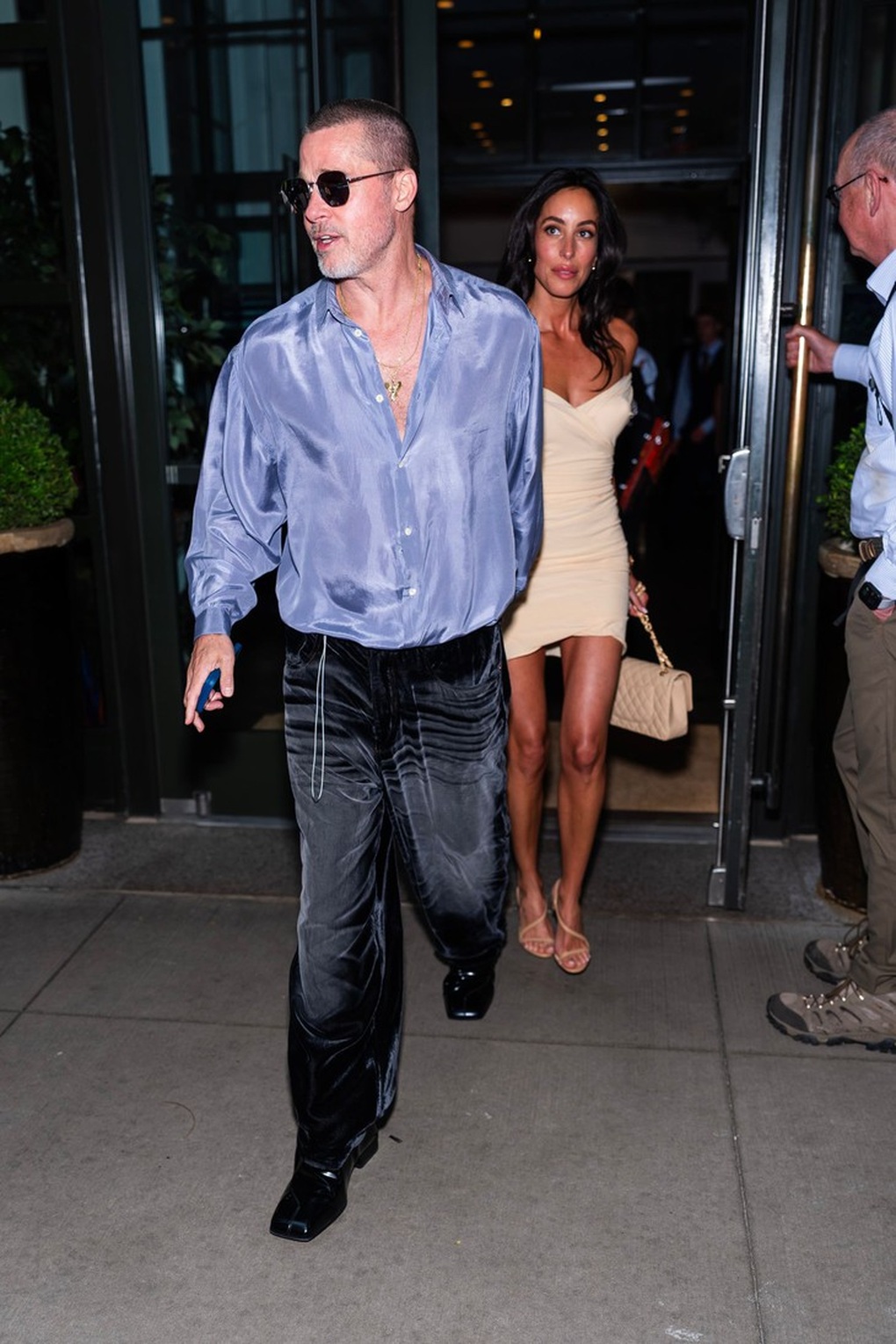 Brad Pitt bình yên bên bạn gái kém 27 tuổi, muốn làm bố ở tuổi 62 - 1