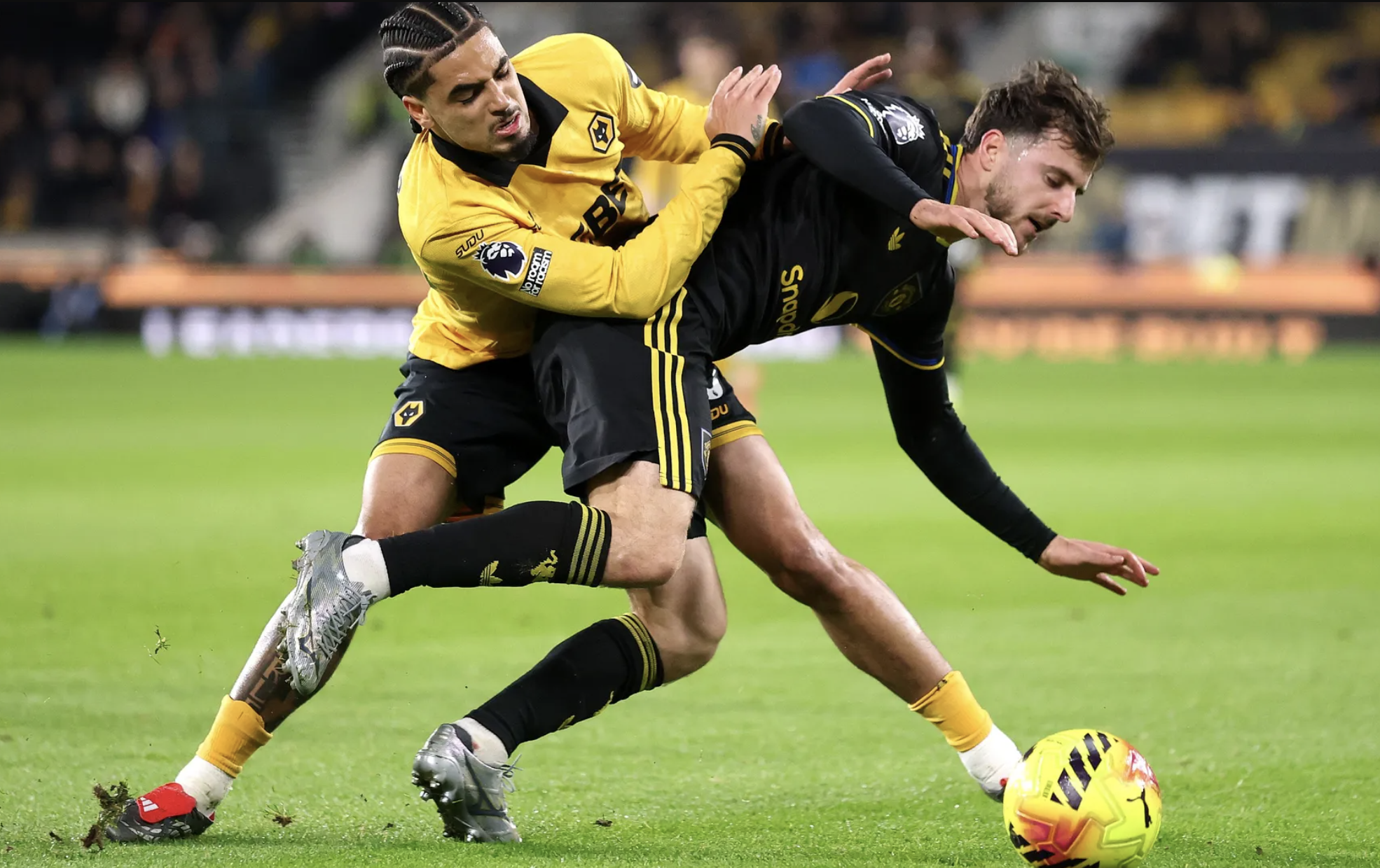 Bruno Fernandes lập cú đúp, Man United thắng tưng bừng tại Molineux 1 Bruno Fernandes lập cú đúp, Man United thắng tưng bừng tại Molineux - Ảnh 1.