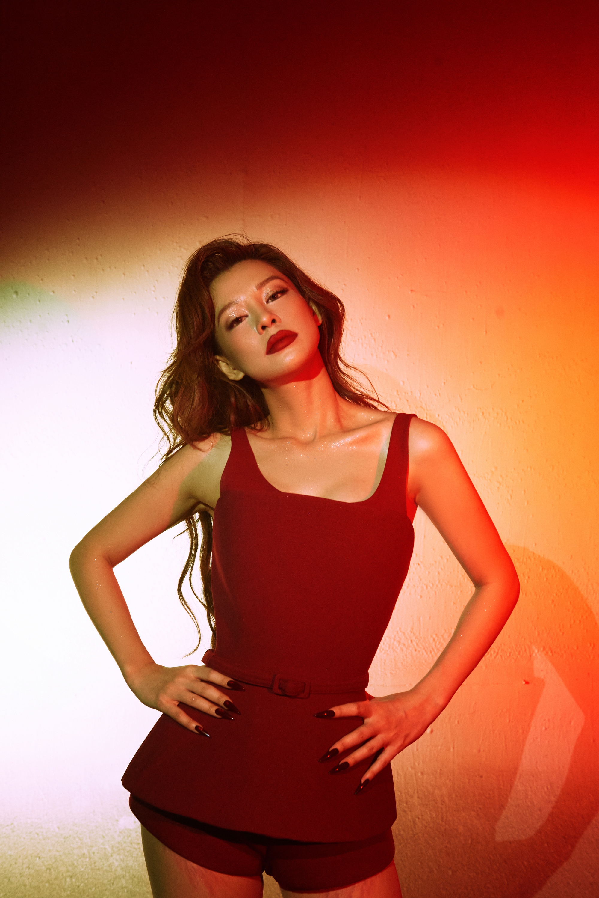 Bùi Lan Hương làm mới lại bản nhạc Nhan sắc của đạo diễn Nguyễn Quang Dũng