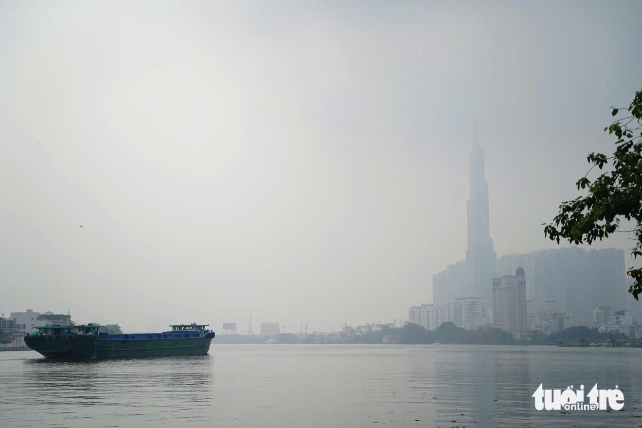 Bụi mịn gia tăng, bác sĩ cảnh báo nguy cơ bệnh hô hấp 1 hô hấp - Ảnh 1.