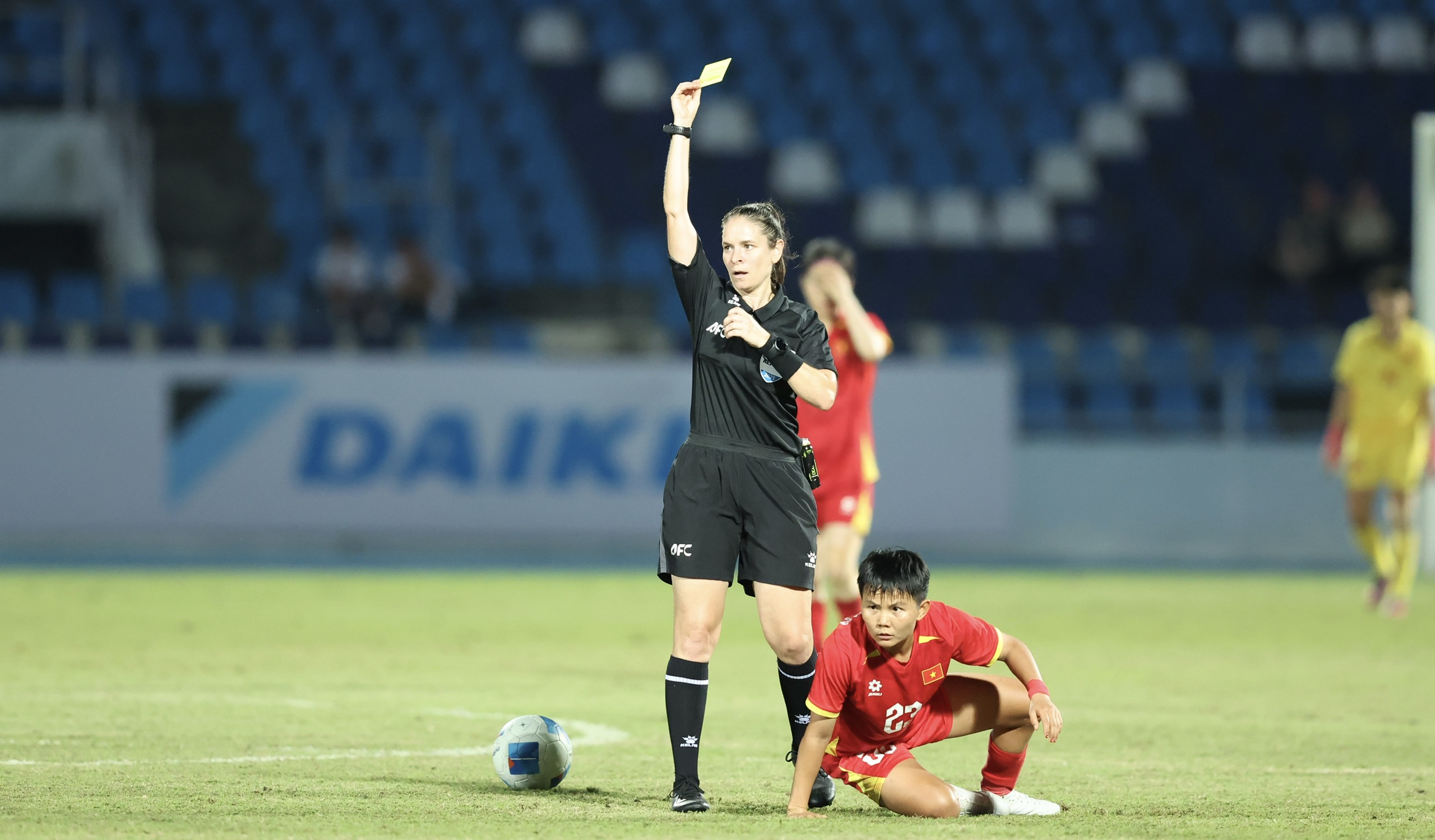 CĐV Đông Nam Á lo lắng trọng tài lại "xử ép" U22 Việt Nam 2 img
