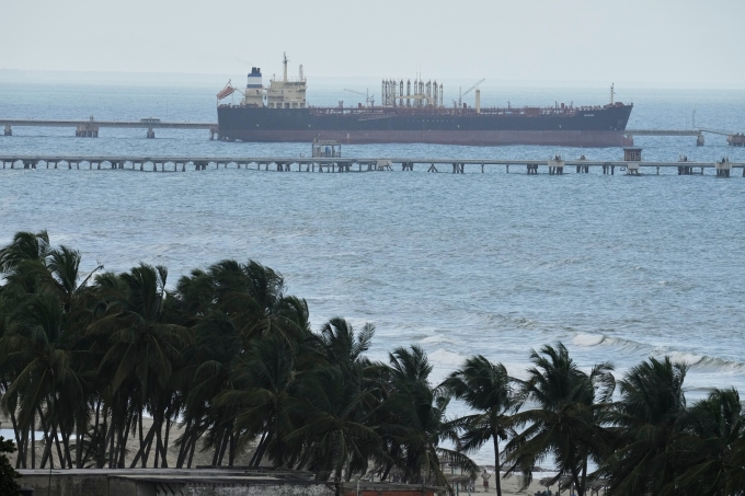 Tàu dầu cập cảng El Palito ở Puerto Cabello, Venezuela ngày 21/12. Ảnh: AP