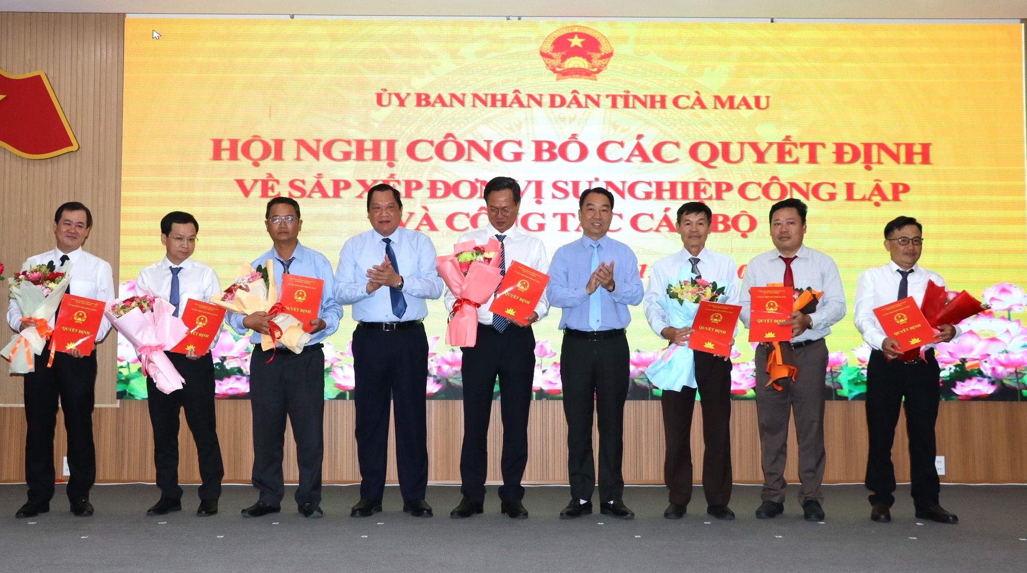Cà Mau công bố 21 giám đốc, phó giám đốc ban quản lý dự án hợp nhất  - Ảnh 2.