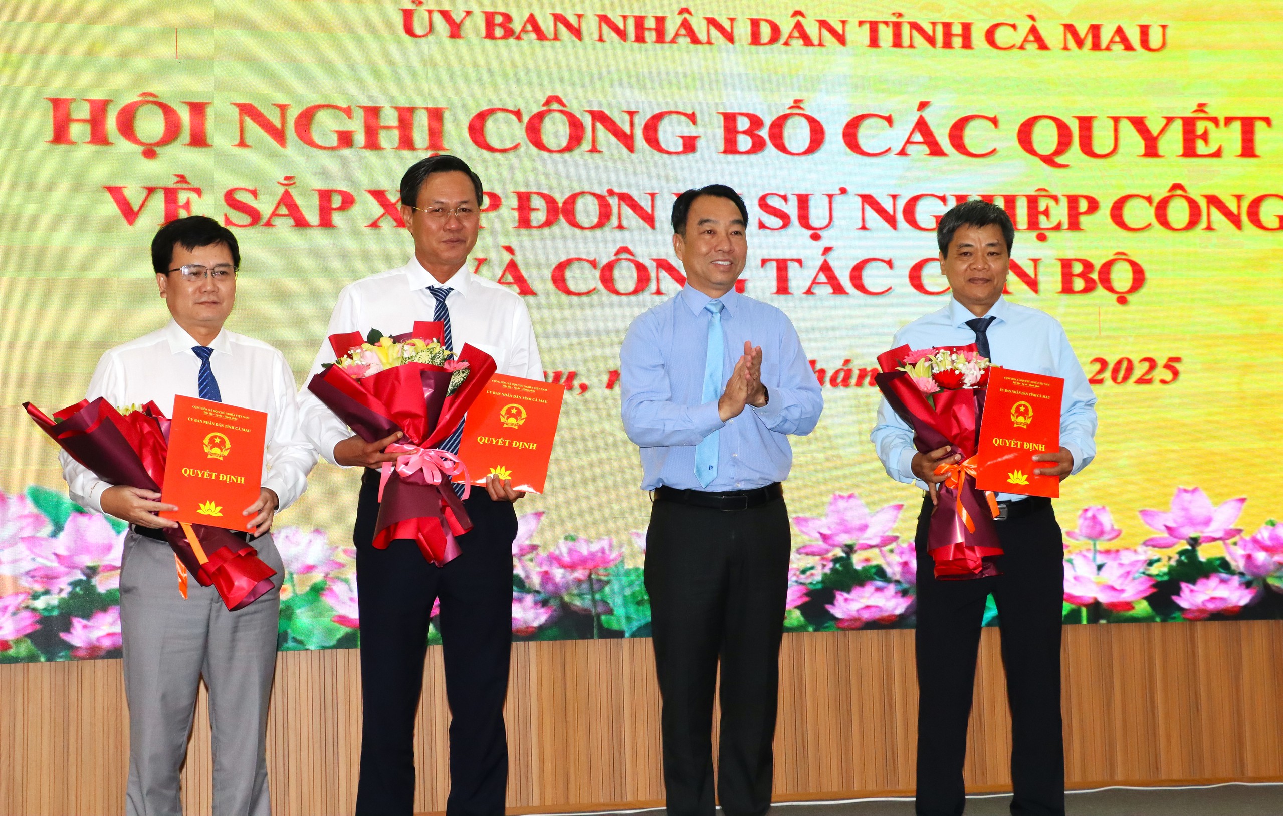 Cà Mau công bố 21 giám đốc, phó giám đốc ban quản lý dự án hợp nhất  - Ảnh 1.