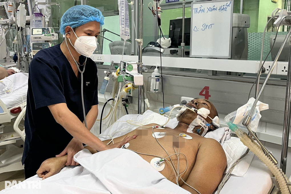 “Cả cuộc đời này, tôi cũng không trả hết ơn của mọi người” - 1