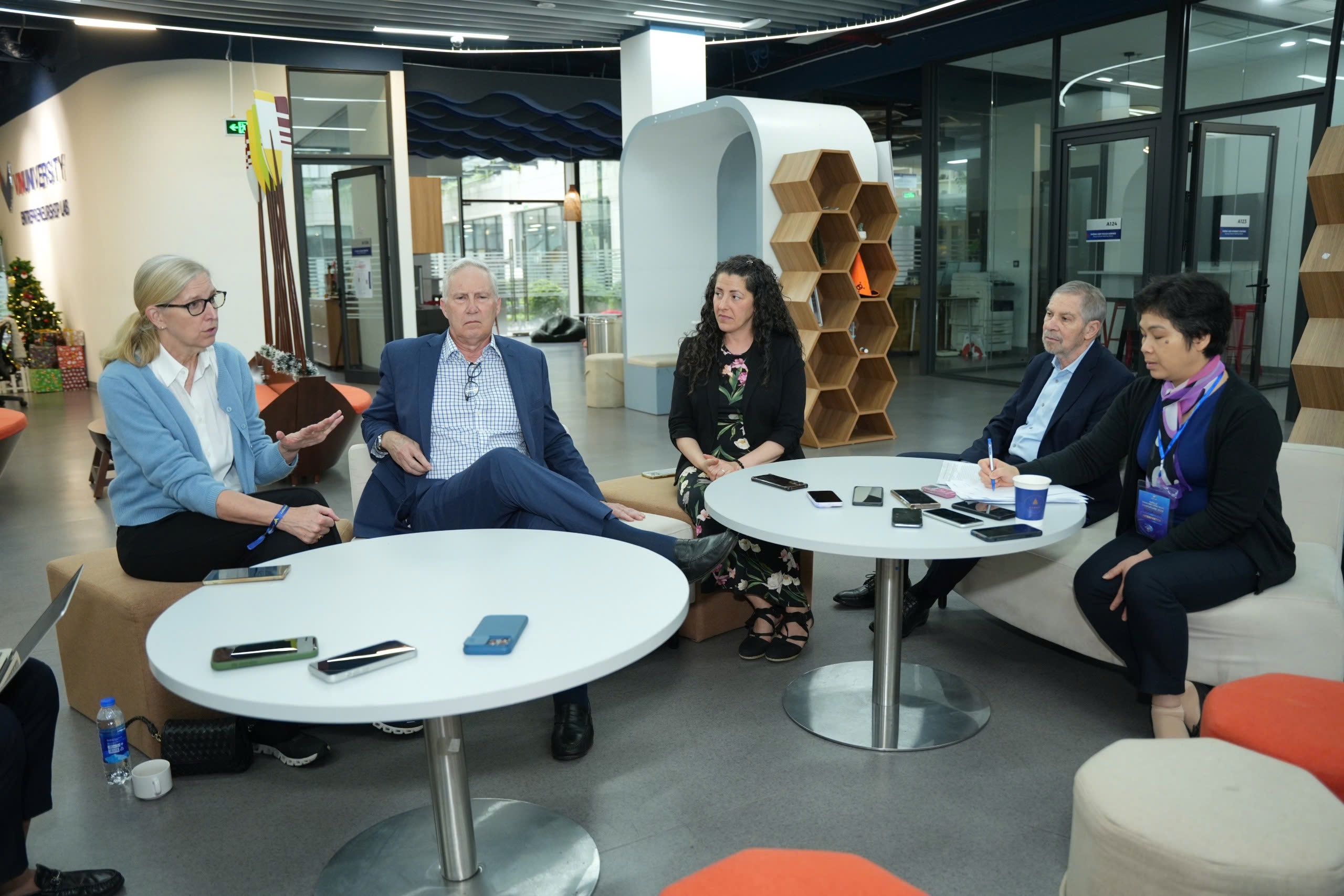 - Ảnh 2. - Ảnh 2.