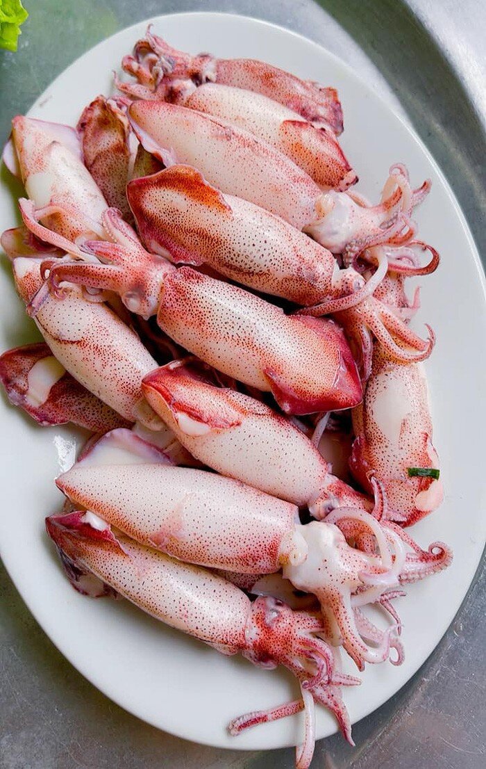 Cách luộc mực giòn ngon, căng mọng, đẹp mắt không bị dai khô, 10 người ăn 11 người khen tới tấp thi nhau xin bí kíp - 2