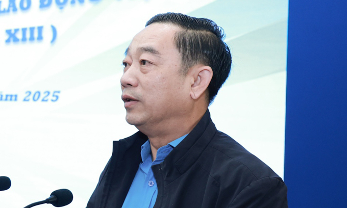 Ông Lê Văn Hòa, Phó chủ tịch Liên đoàn Lao động TP HCM tại hội nghị ngày 12/12. Ảnh: Hải Nguyễn