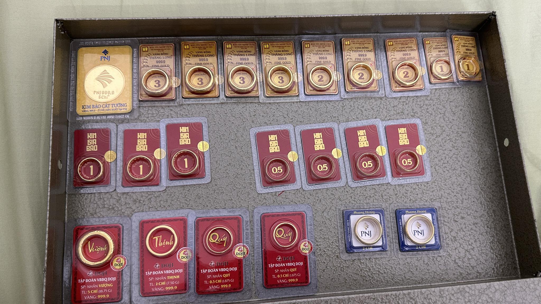 Cách người ham mua vàng tổng kết 2025- Ảnh 1.