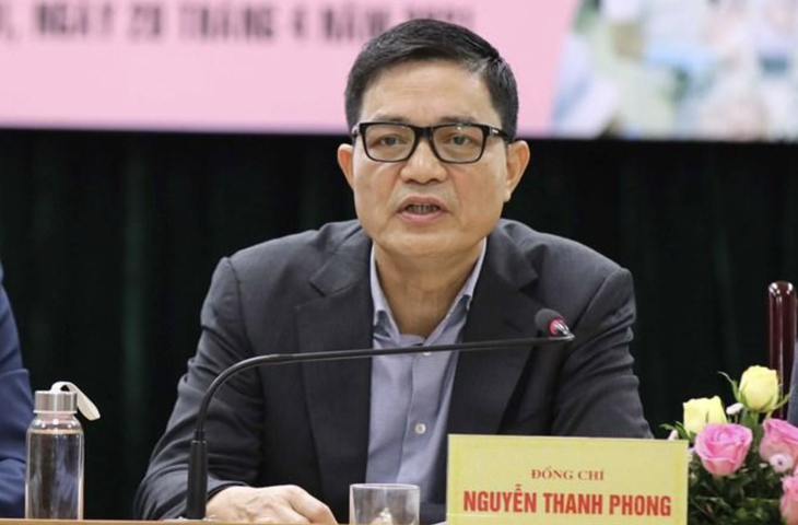 Cách vợ chồng cựu Cục trưởng An toàn thực phẩm 'hành' doanh nghiệp để nhận hối lộ cả chục tỉ - Ảnh 2.