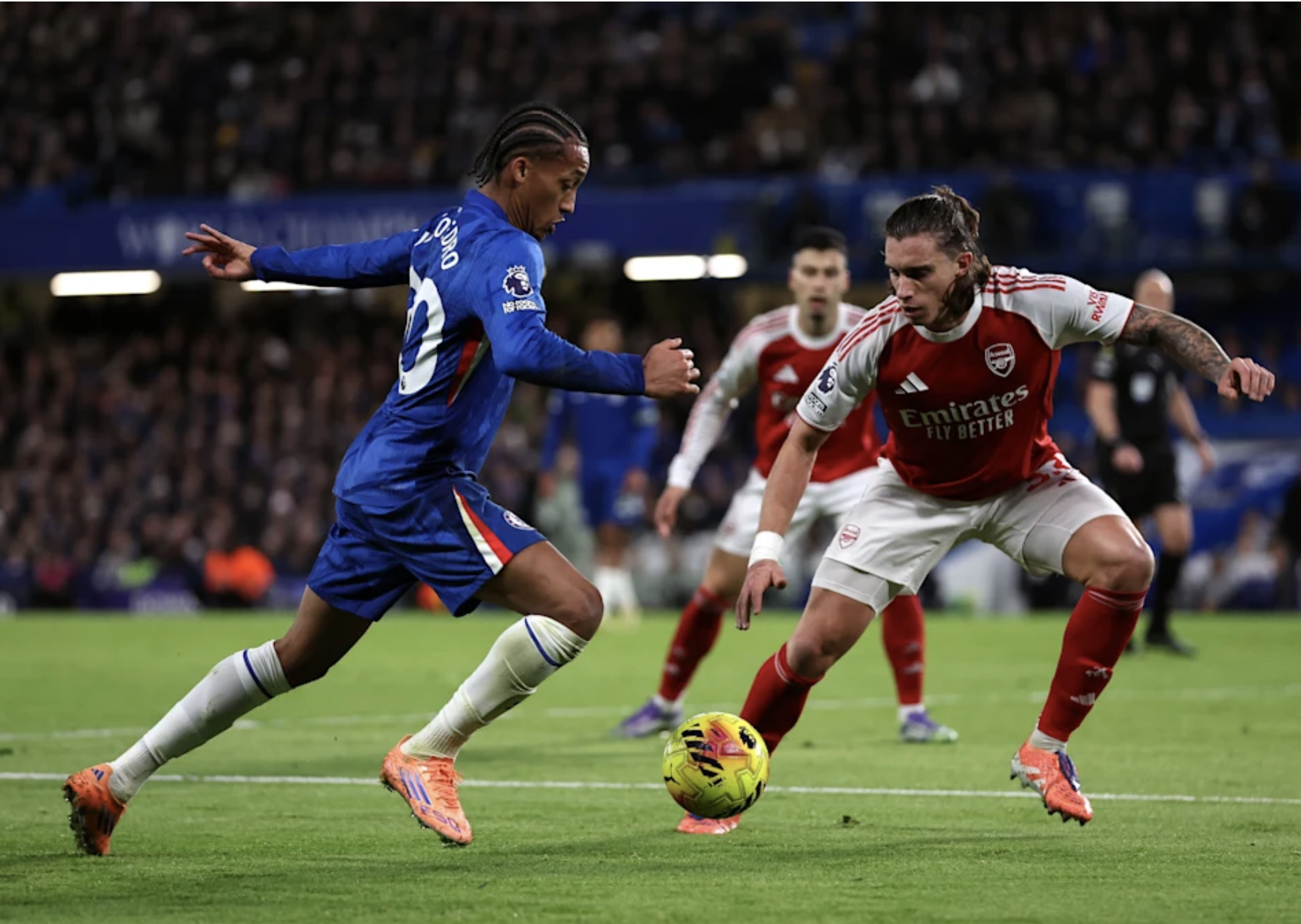 Rực lửa derby, Chelsea cầm hòa nghẹt thở Arsenal - Ảnh 1.