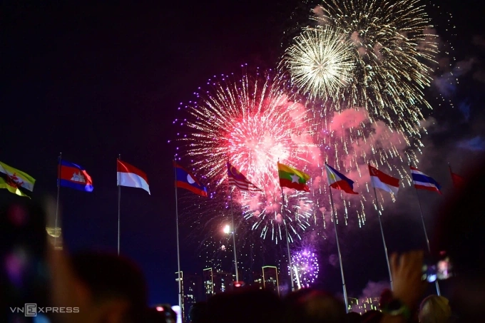 Pháo hoa đón năm mới 2025 tại TP HCM Ảnh: Thanh Tùng