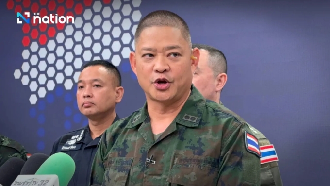 Chuẩn đô đốc Surasant Kongsiri, phát ngôn viên Bộ Quốc phòng Thái Lan, tại cuộc họp báo hôm 24/12. Ảnh: Nation Thailand