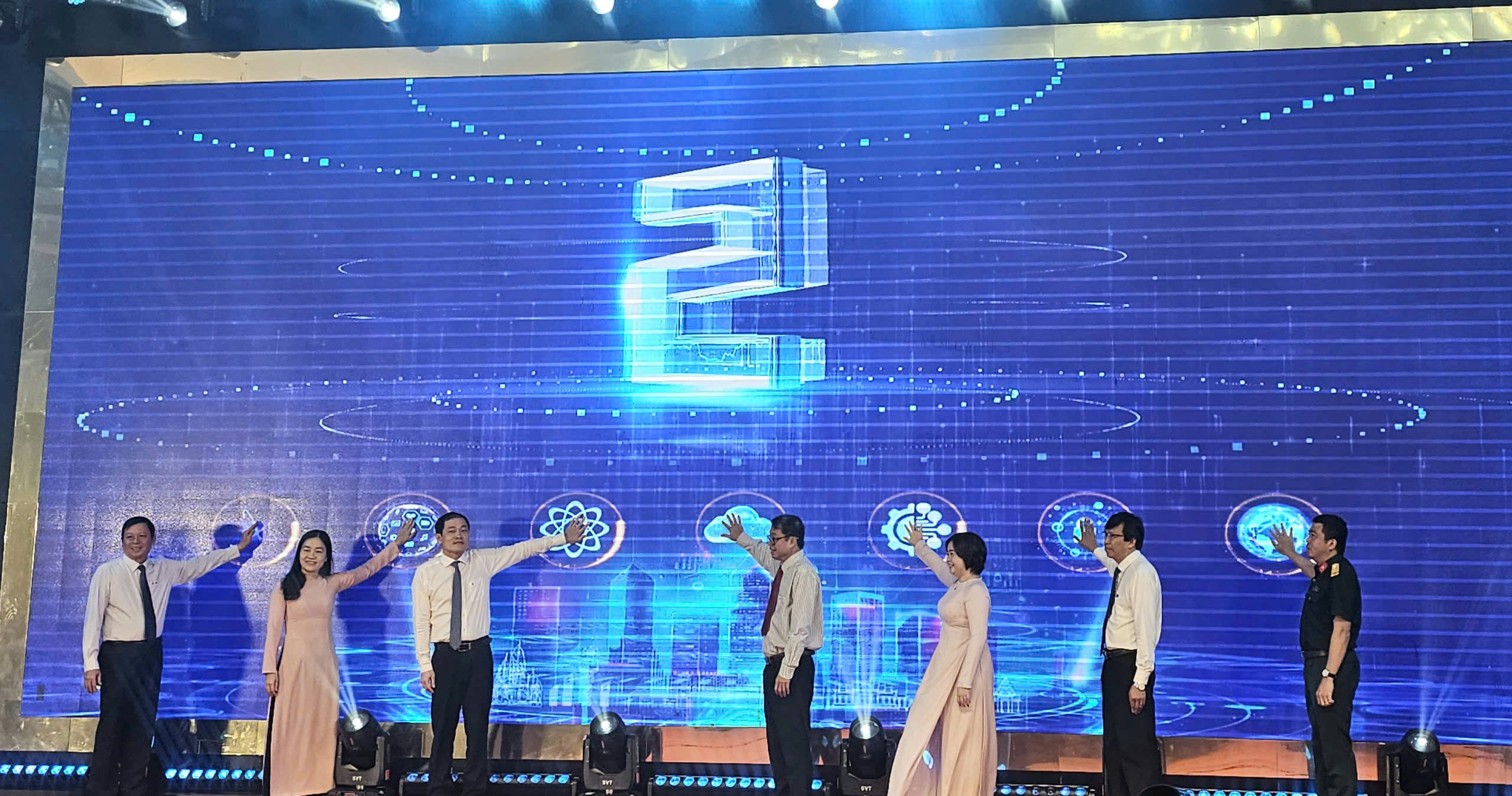 Cần Thơ phát động Tuần lễ khoa học công nghệ, đổi mới sáng tạo và chuyển đổi số 1 Cần Thơ phát động Tuần lễ khoa học công nghệ, đổi mới sáng tạo và chuyển đổi số - Ảnh 1.