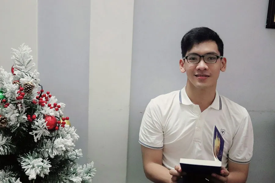 Tác giả Phạm Hồng Sơn là giáo viên tiếng Anh. Ảnh: NVCC Tác giả Phạm Hồng Sơn là giáo viên tiếng Anh. Ảnh: NVCC