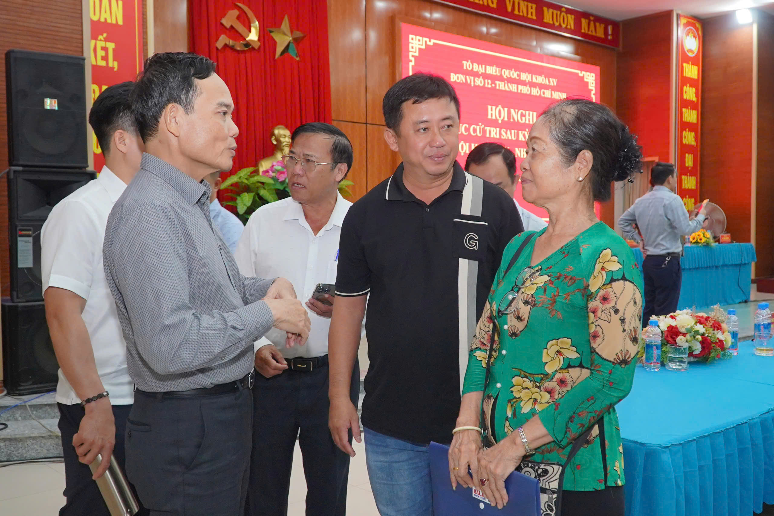 Cần tháo điểm nghẽn đất đai, thủ tục hành chính - Ảnh 1.