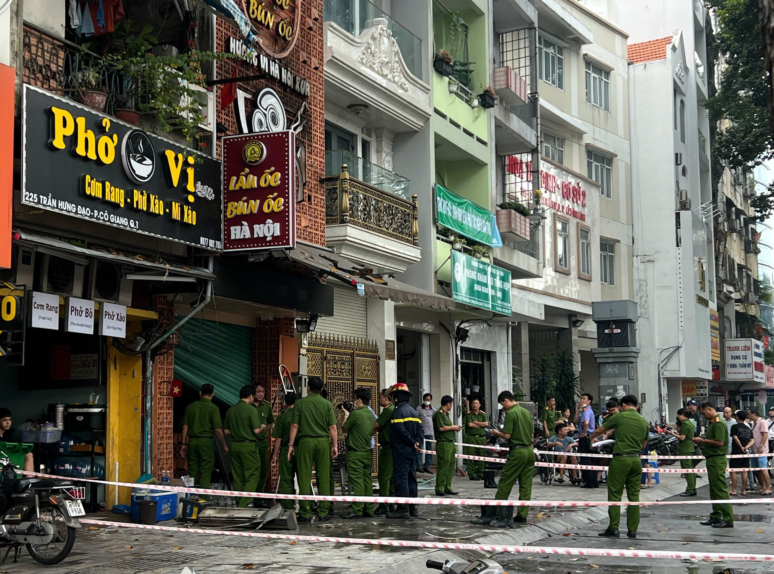 TP.HCM mạnh tay xử lý vi phạm PCCC sau vụ cháy làm 4 người tử vong- Ảnh 2. TP.HCM mạnh tay xử lý vi phạm PCCC sau vụ cháy làm 4 người tử vong- Ảnh 2.