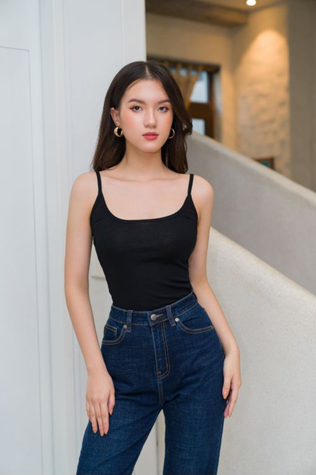 'Cặp bài trùng' áo hai dây và quần denim- Ảnh 6.