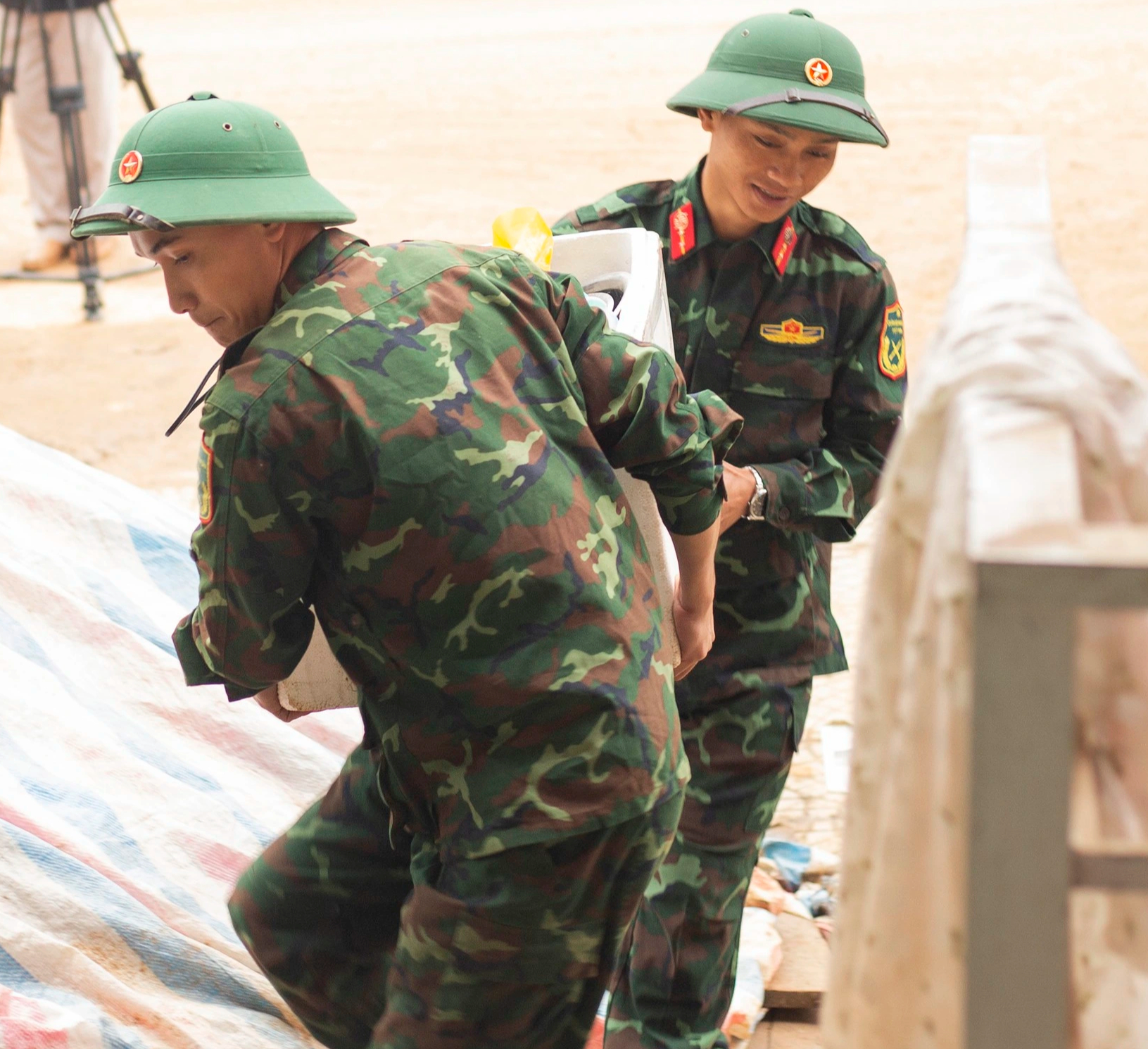 Thi công thần tốc, người dân vùng sạt lở Khe Sanh đã được về nhà - Ảnh 8.