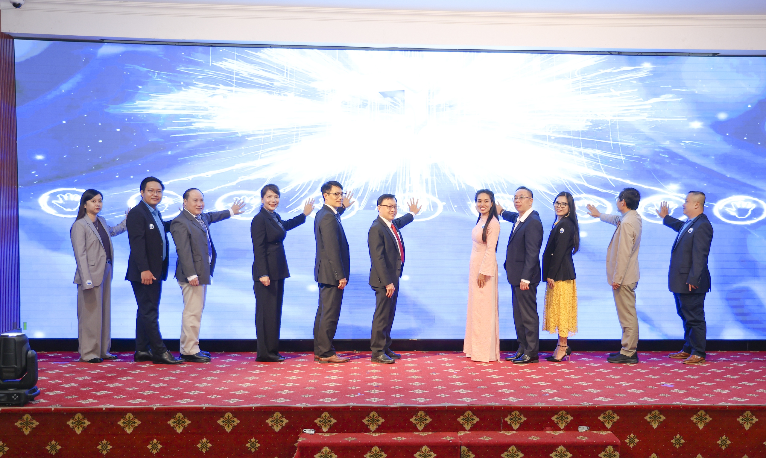 Cắt giảm thời gian ngủ để giải trí, thư giãn, gen Z ngày càng thiếu ngủ - Ảnh 1.