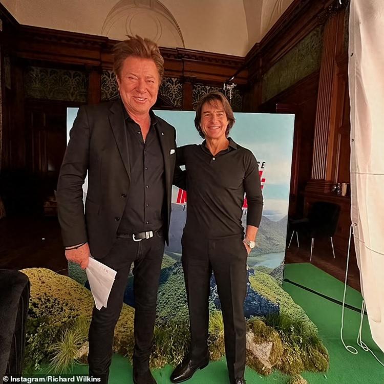 Câu hỏi chưa có đáp án: Tom Cruise rốt cuộc cao bao nhiêu? - Ảnh 2. Câu hỏi chưa có đáp án: Tom Cruise rốt cuộc cao bao nhiêu? - Ảnh 2.