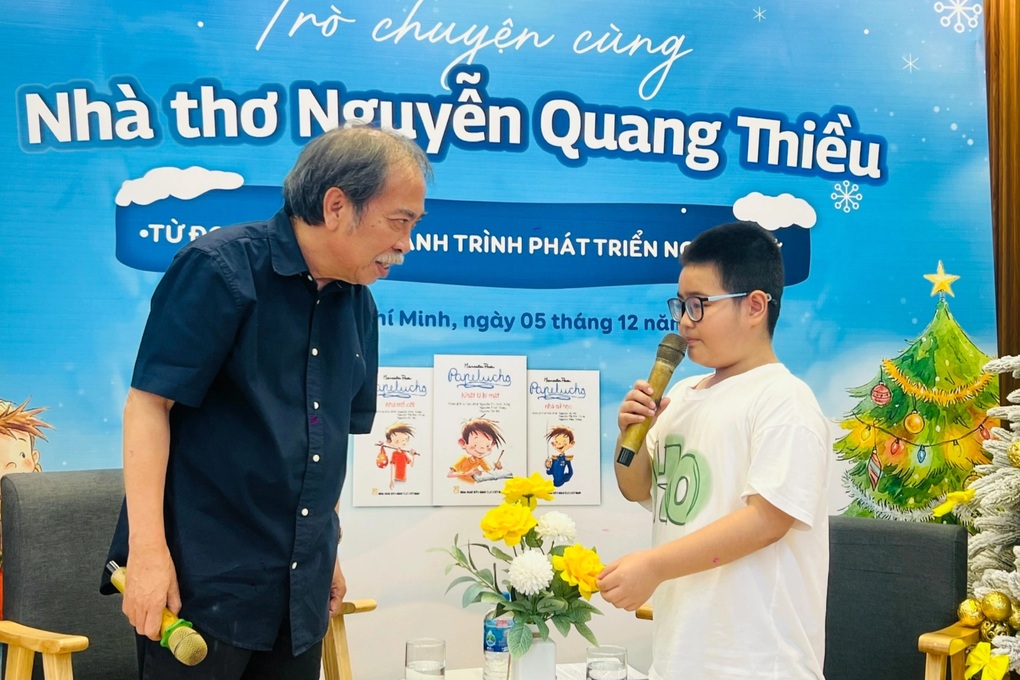 Câu hỏi của học sinh lớp 4 làm nhà thơ nổi tiếng lúng túng - 1