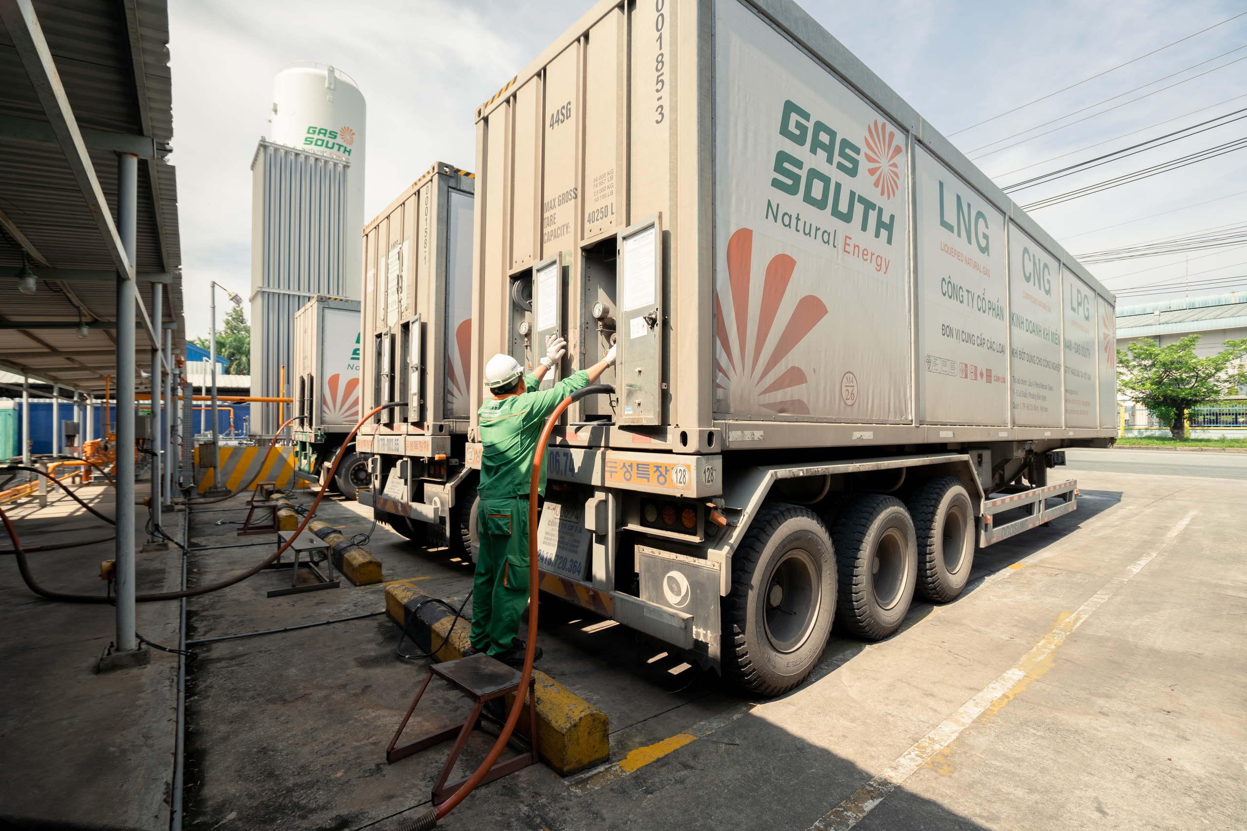 Nguy cơ gần 500 xe buýt TPHCM ngừng hoạt động vì thiếu khí CNG - Ảnh 1.