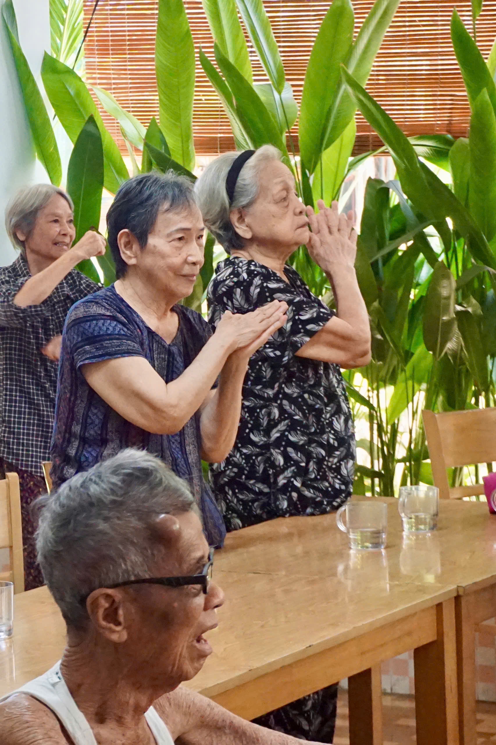 Cùng Chậm một nhịp đón Giáng sinh ấm áp tại Viện dưỡng lão Tâm An - Ảnh 4.