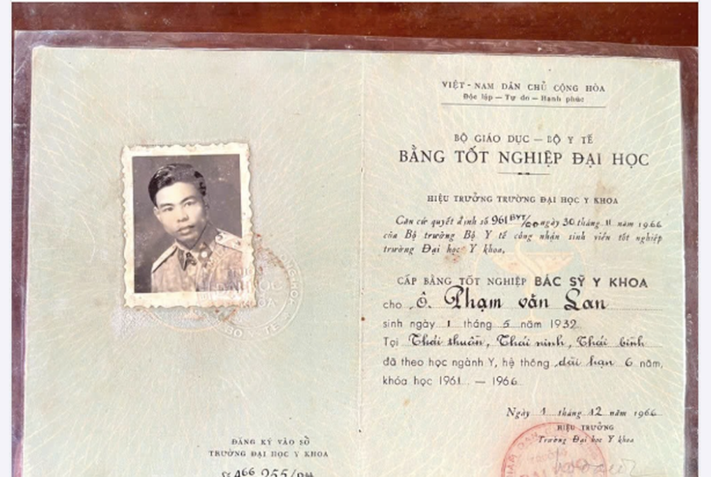 Chàng trai quê lúa đi bộ hơn 100km lên Hà Nội thi đỗ trường Y 60 năm trước - 1