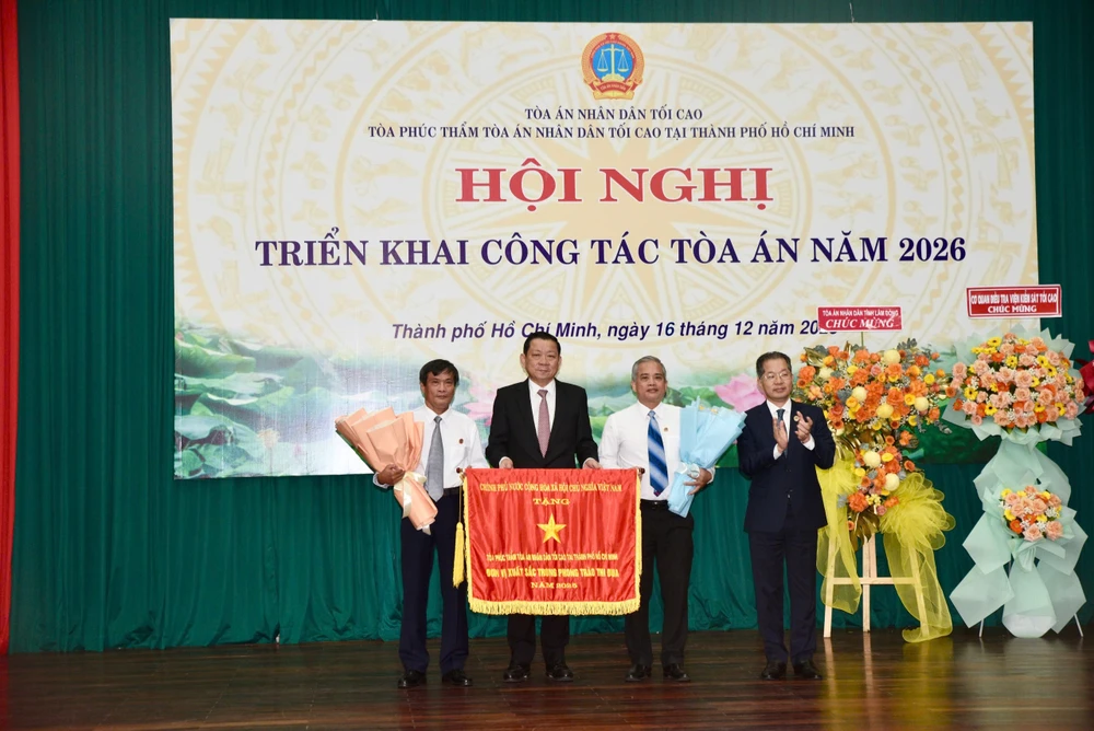 toà phúc thẩm