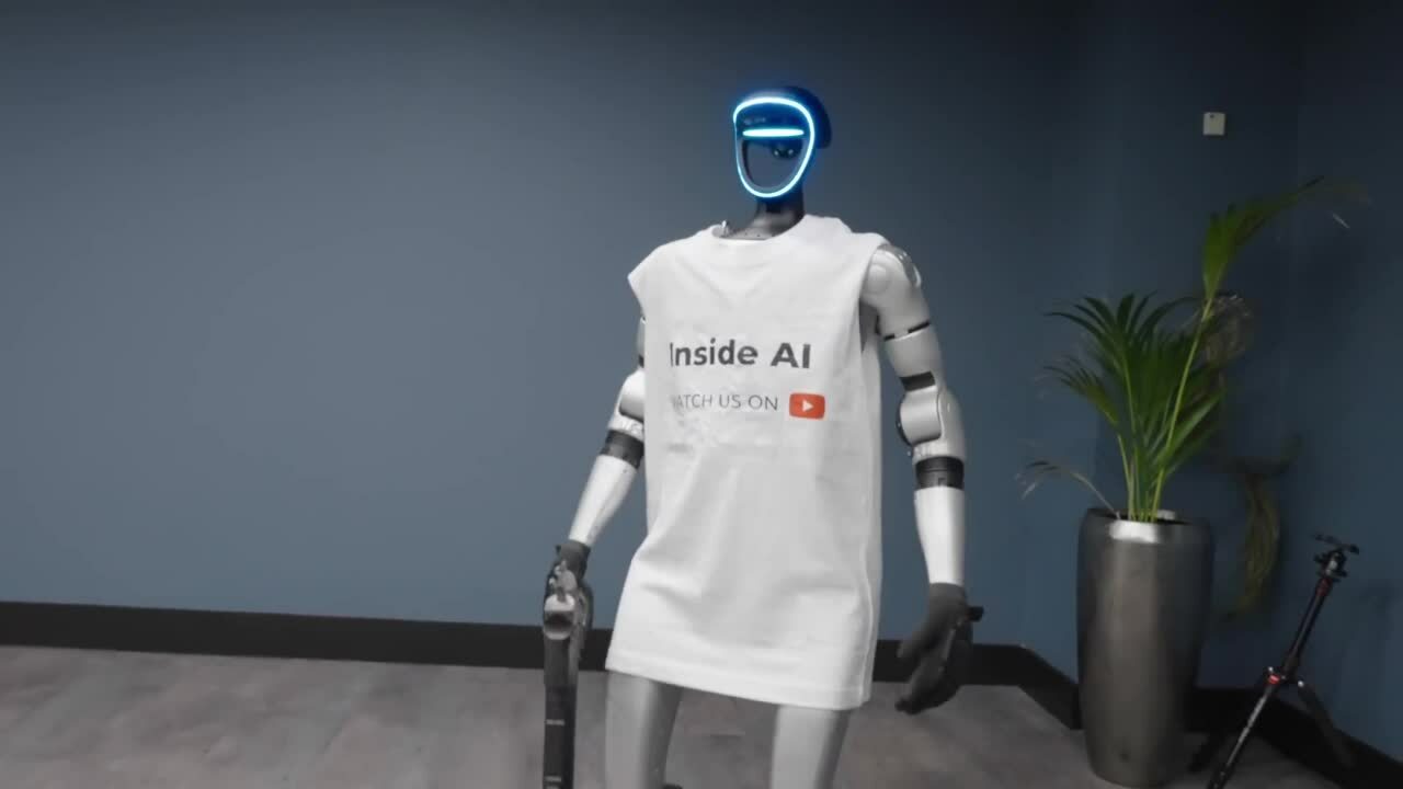 Robot hình người bắn người sau khi bị 'thuyết phục'