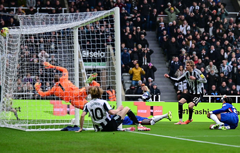 Chelsea hụt bước trên sân Newcastle, giấc mơ vô địch xa dần - 1