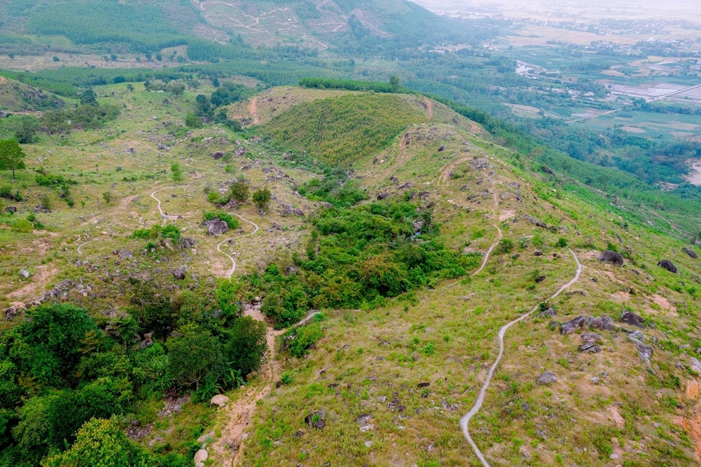 Chi 125 tỷ đồng làm đường tiếp cận tháp cổ bí ẩn trên đỉnh núi cao 800m - 2