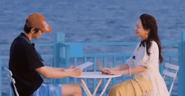 Chi Dep U45 duoc ban trai kem 19 tuoi cau