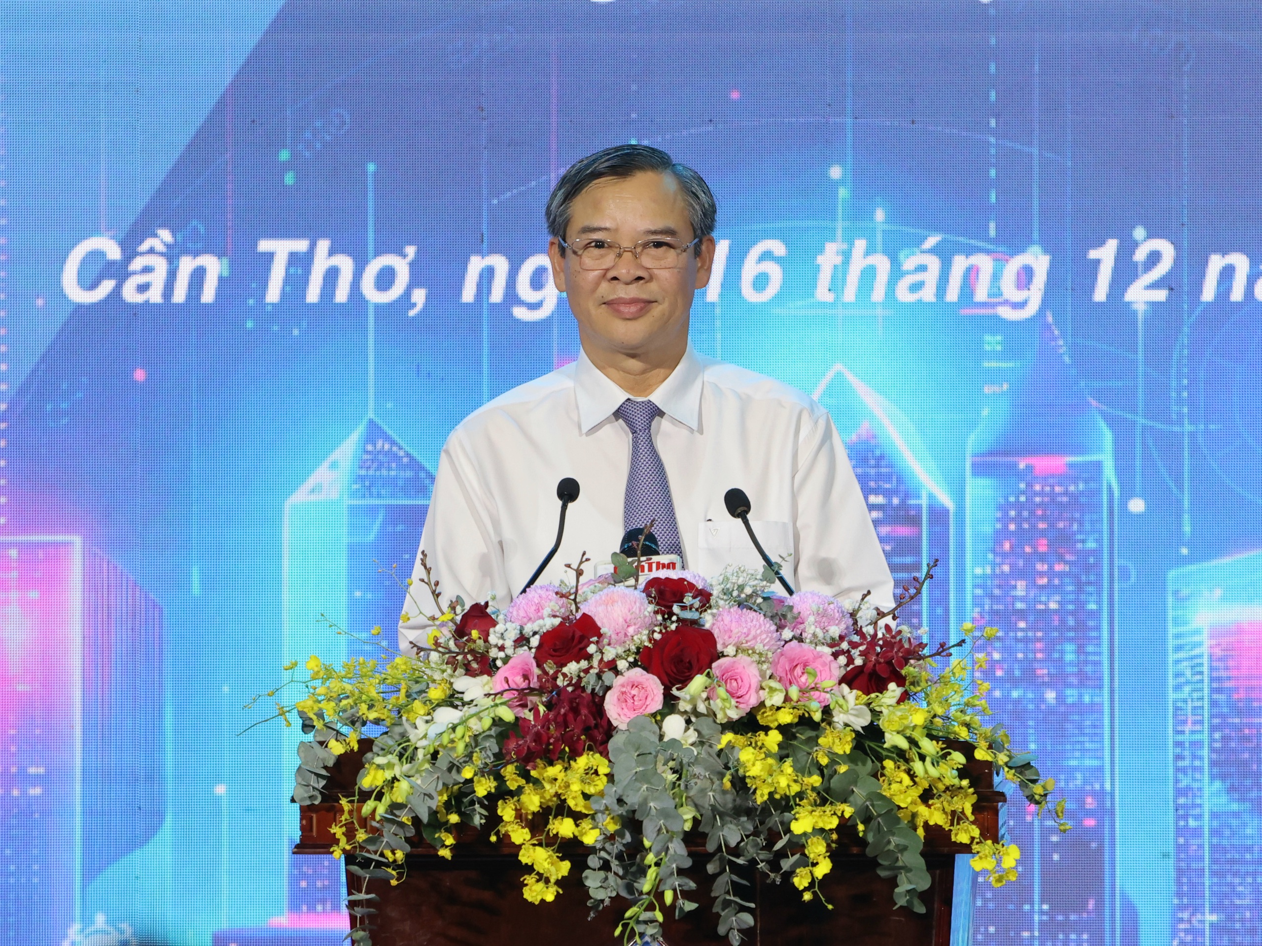 Chìa khóa giúp TP Cần Thơ dẫn dắt vùng ĐBSCL 1 Chìa khóa để TP Cần Thơ dẫn dắt vùng ĐBSCL - Ảnh 1.