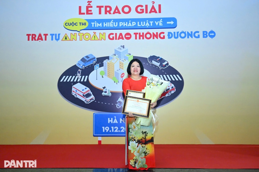 Chia sẻ của 2 thí sinh giành giải Nhì cuộc thi tìm hiểu an toàn giao thông - 1