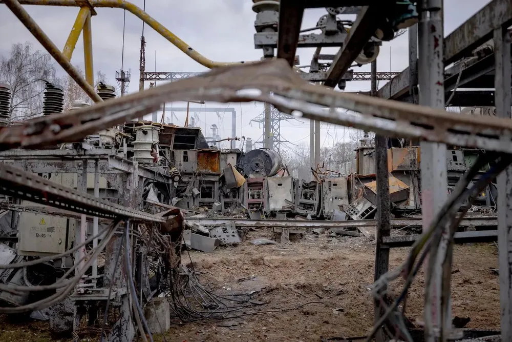 Một cơ sở năng lượng Ukraine ở tỉnh Chernihiv bị phá hủy một phần sau cuộc tập kích bằng UAV của Nga hồi 6-11. Ảnh: Maksym Kishka/The Kyiv Independent chiến sự nga-ukraine.jpg