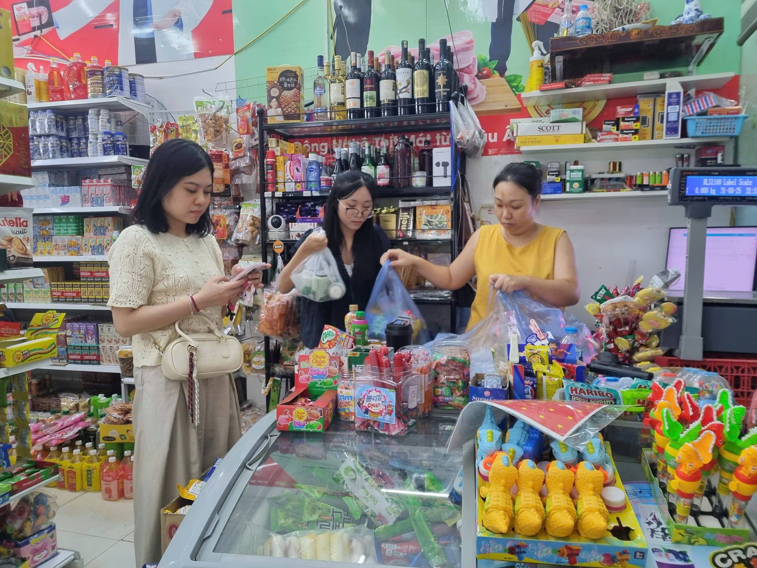 Chính phủ đề xuất giảm 2 bậc thuế thu nhập cá nhân, bậc cao nhất vẫn 35% - Ảnh 2.