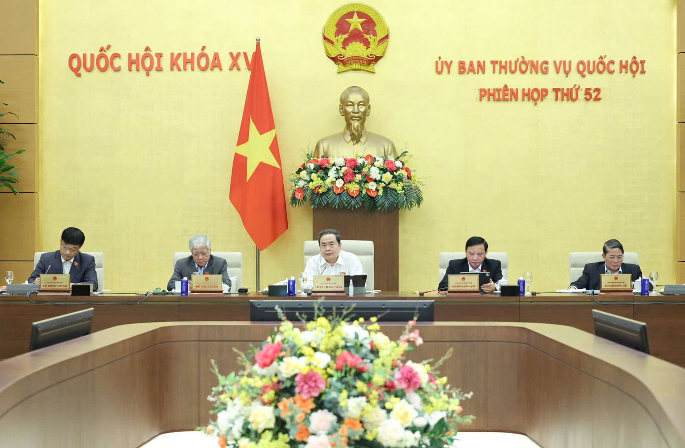 Thuế thu nhập cá nhân: Chính phủ muốn giữ thuế suất bậc cao nhất 35%- Ảnh 1.